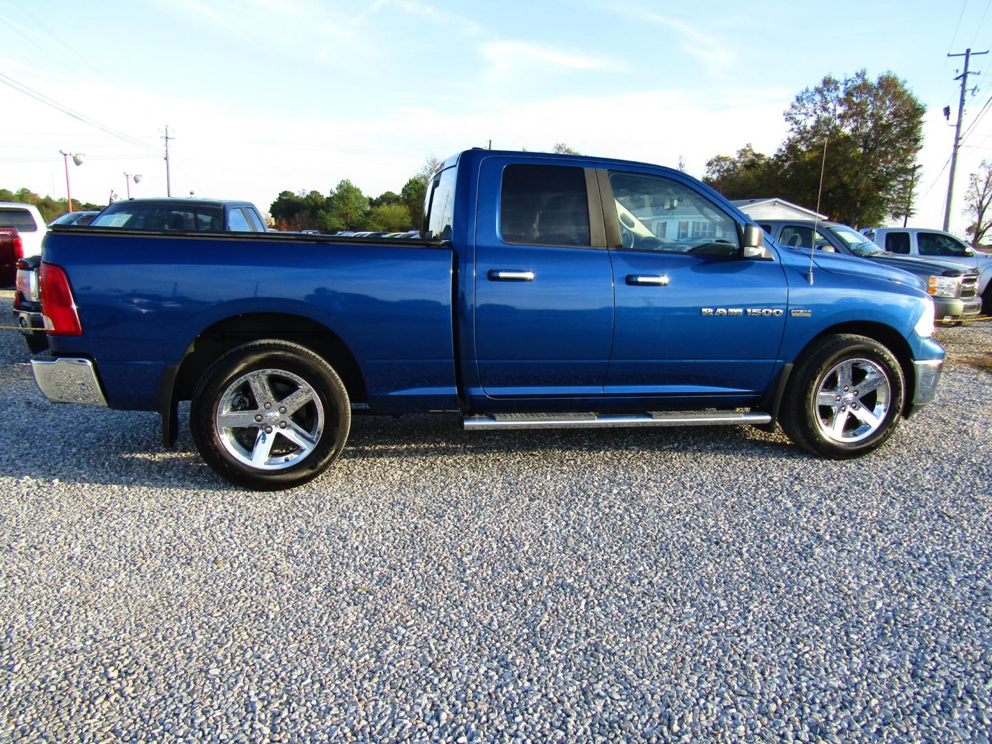 2011 Blue Dodge Ram 1500 SLT Quad Cab 2WD (1D7RB1GT3BS) with an 5.7L V8 OHV 16V engine, Automatic transmission, located at 15016 S Hwy 231, Midland City, AL, 36350, (334) 983-3001, 31.306210, -85.495277 - Photo#7